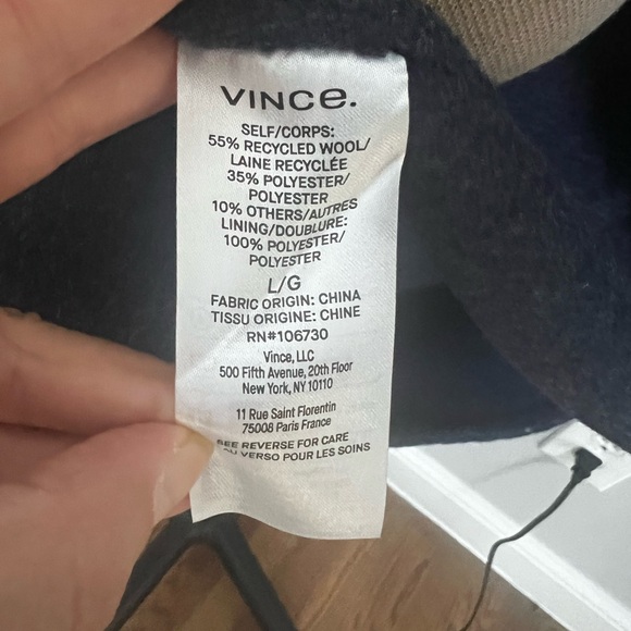 New Vince Wool Navy Coat with one single concealed button elegant L - Picture 8 of 9